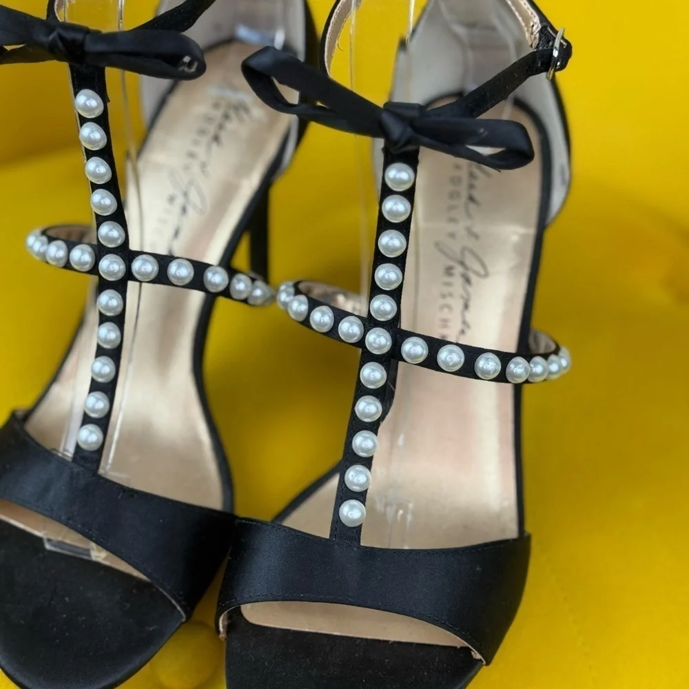 Badgley Mischka step out